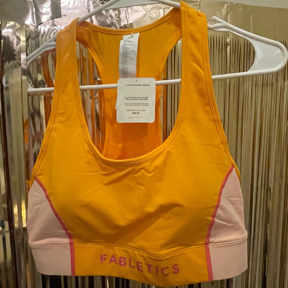 NWT Fabletics On-the-Go Medium Impact Sports Bra- Size Large